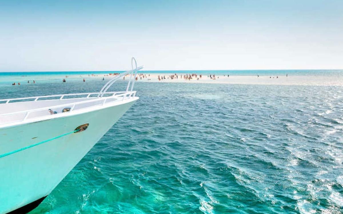 Частная прогулка на яхте по Красному морю — сноркелинг и барбекю (частная яхта)