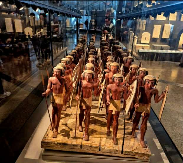 13Экскурсия в Каир и к Пирамидам на автобусе с посещением Большого Египетского музея