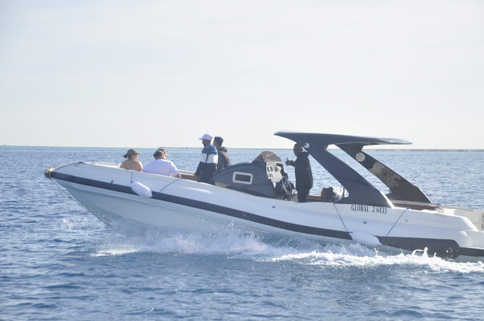 5Частная прогулка на скоростной лодке по Красному морю